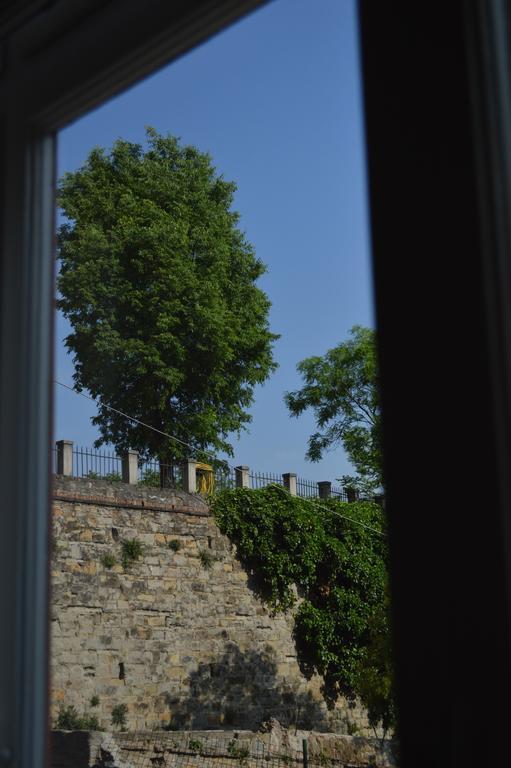 Casa Vacanze All'Angolo Τεργέστη Δωμάτιο φωτογραφία